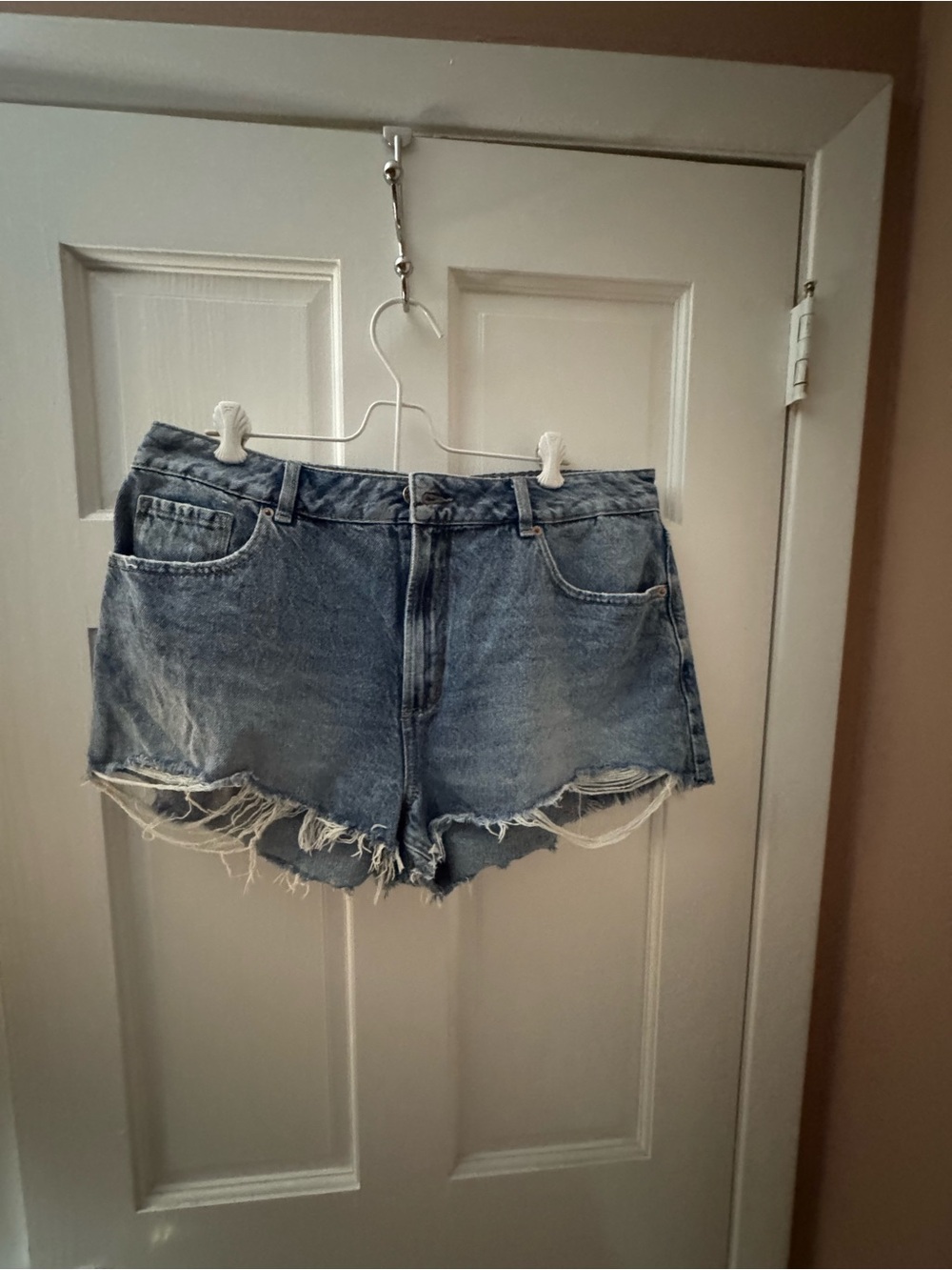 Casual High-Rise Distressed Denim Shorts - Blue